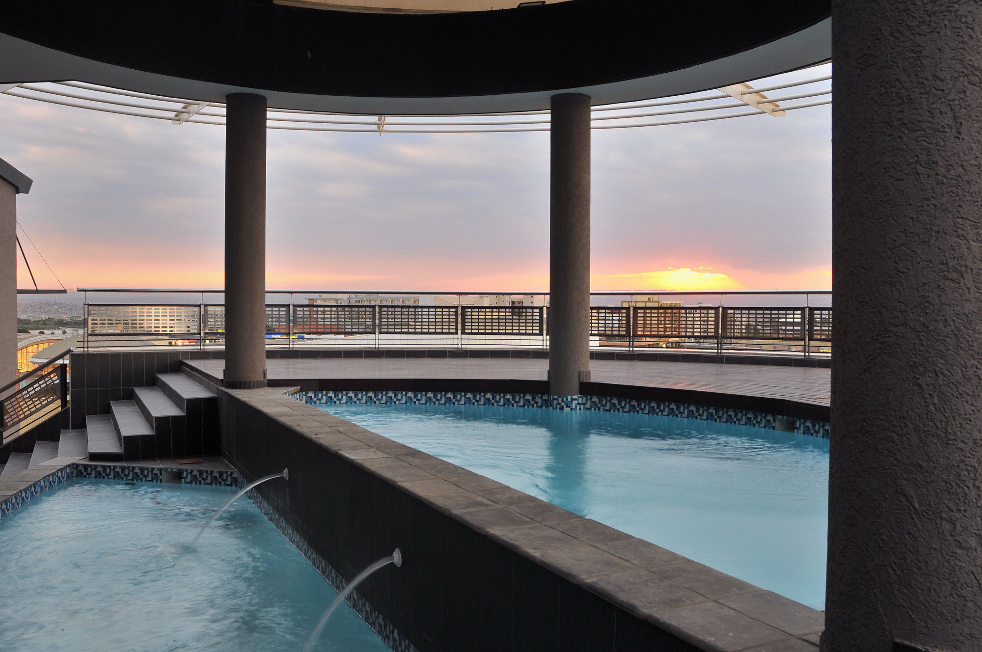 Protea Hotel Fire & Ice! By Marriott Durban Umhlanga Ridge Exterior photo